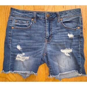 Distressed denim blue jean shorts Aeropostale Size 6 Worn in 5.5" inseam